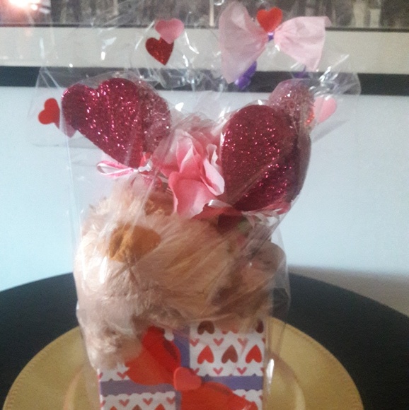 Valentine's Day Gift Basket - Picture 2 of 8